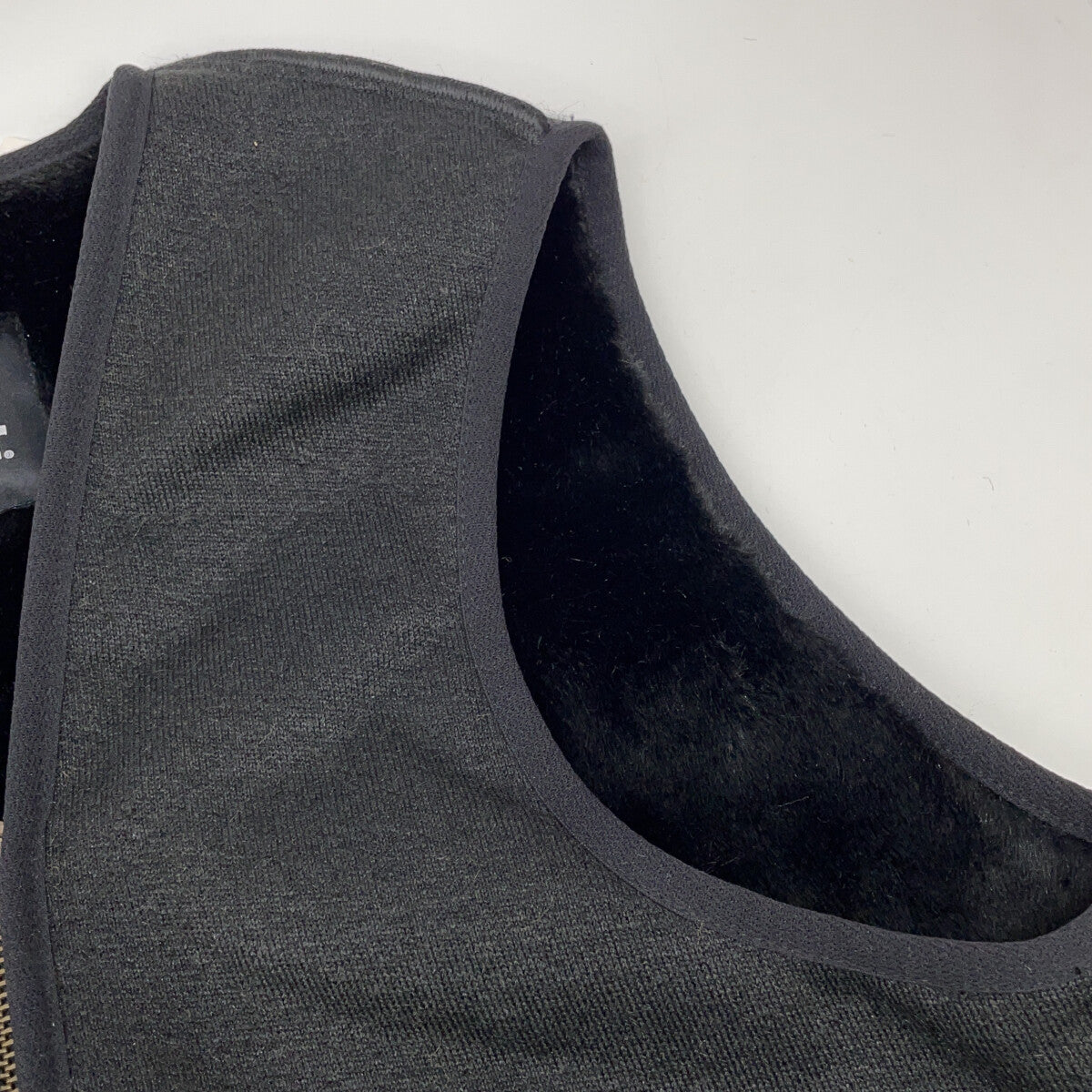 Barbour Black Front Zip Fur Liner Slim Fit Vest Size 36