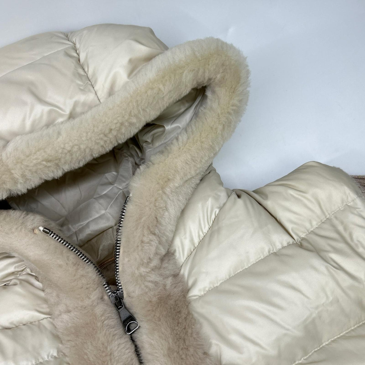 EMMETI Gart Knit Sleeve Mouton Down Jacket Beige Size 46