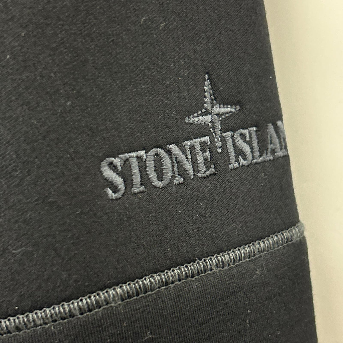 STONE ISLAND 23SS Rayon Logo Embroidered Hoodie Black Size L