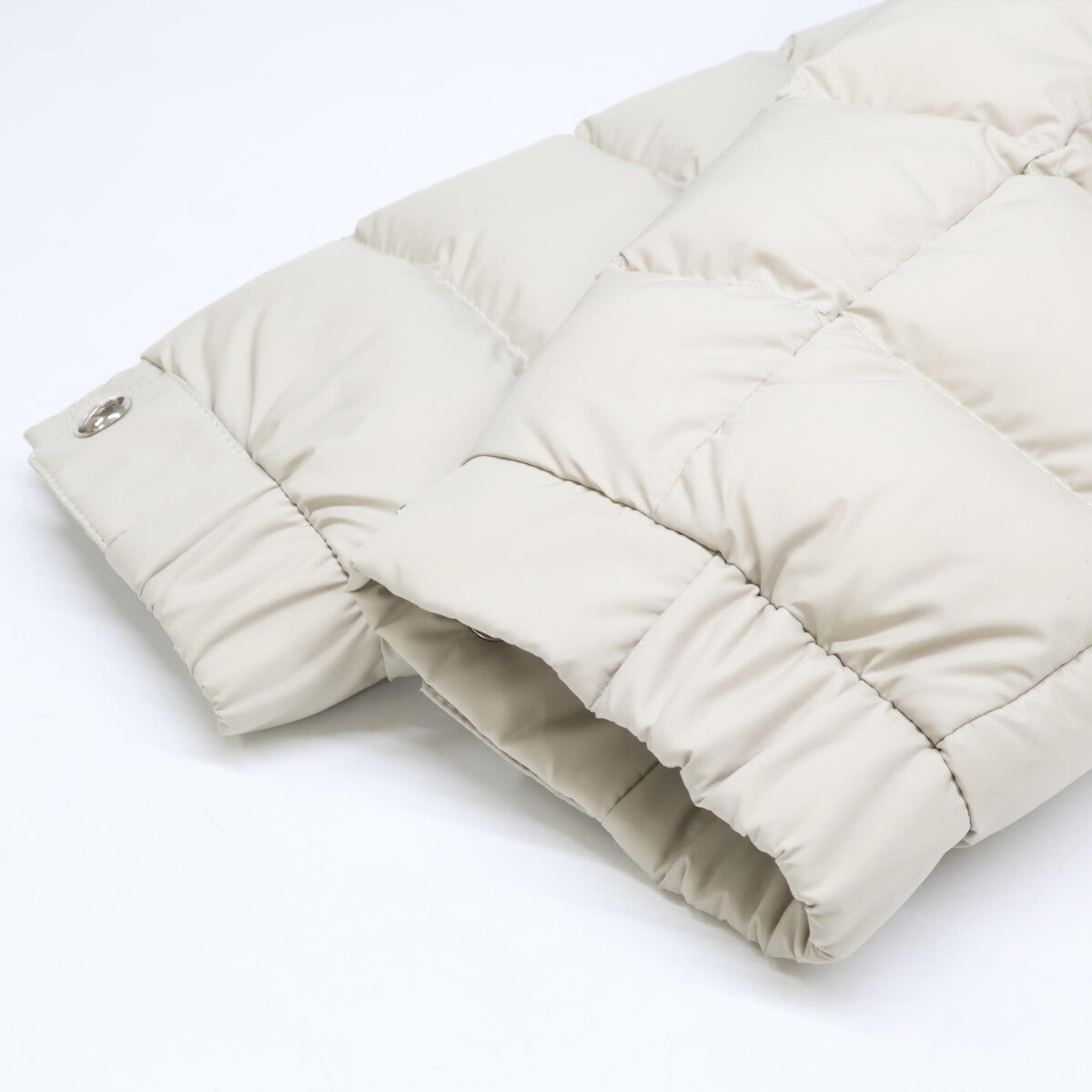 MONCLER ARNEB 23' Hooded Down Jacket Beige Size 4