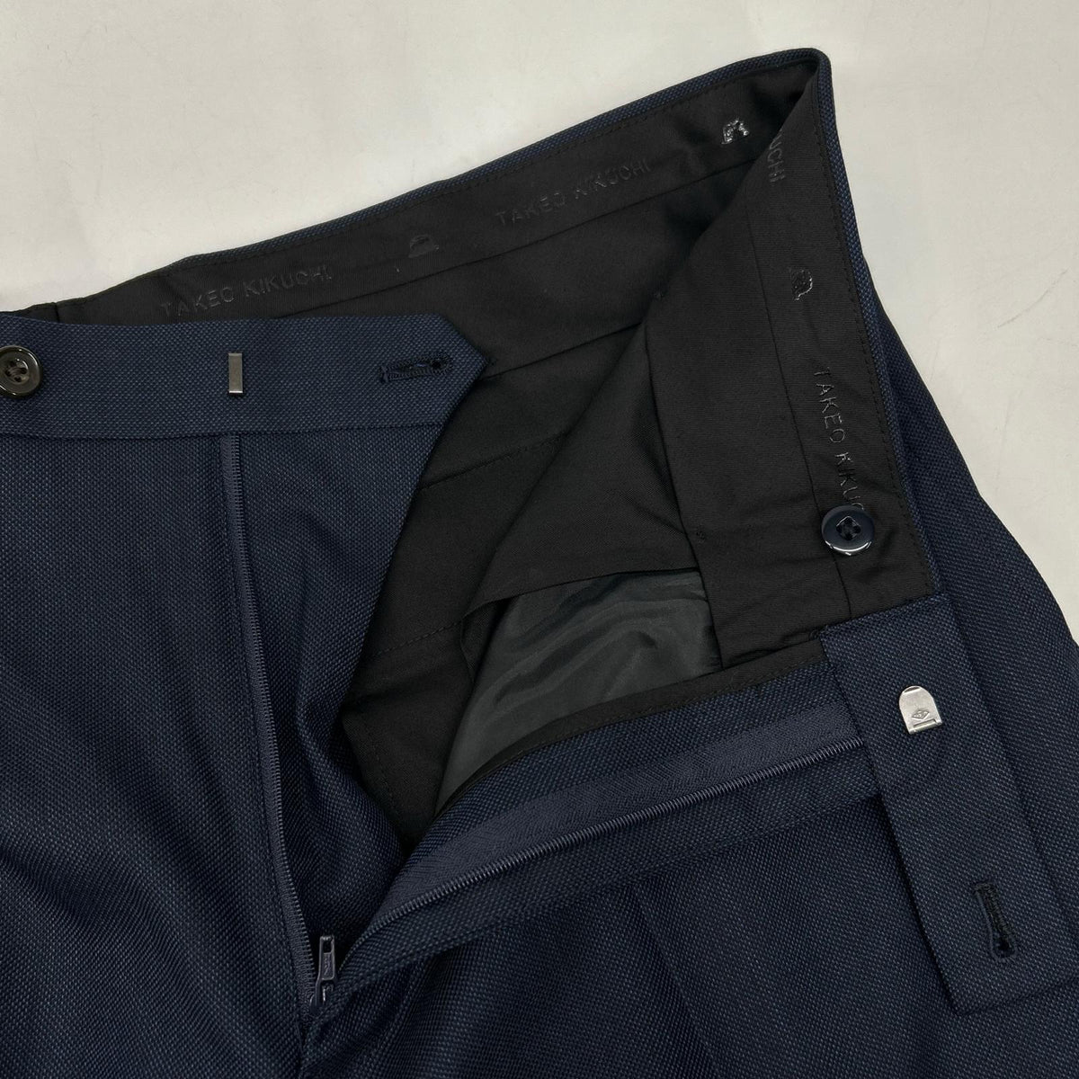TAKEOKIKUCHI Navy Wool Shiny Sharkskin Pinhead Suit Size 5