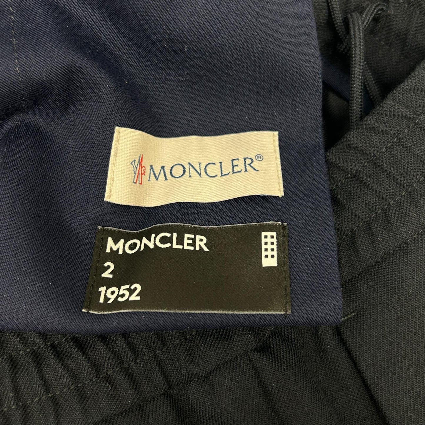 MONCLER 2019 Sportivo Cuffed Polyester Pants Navy Size 48