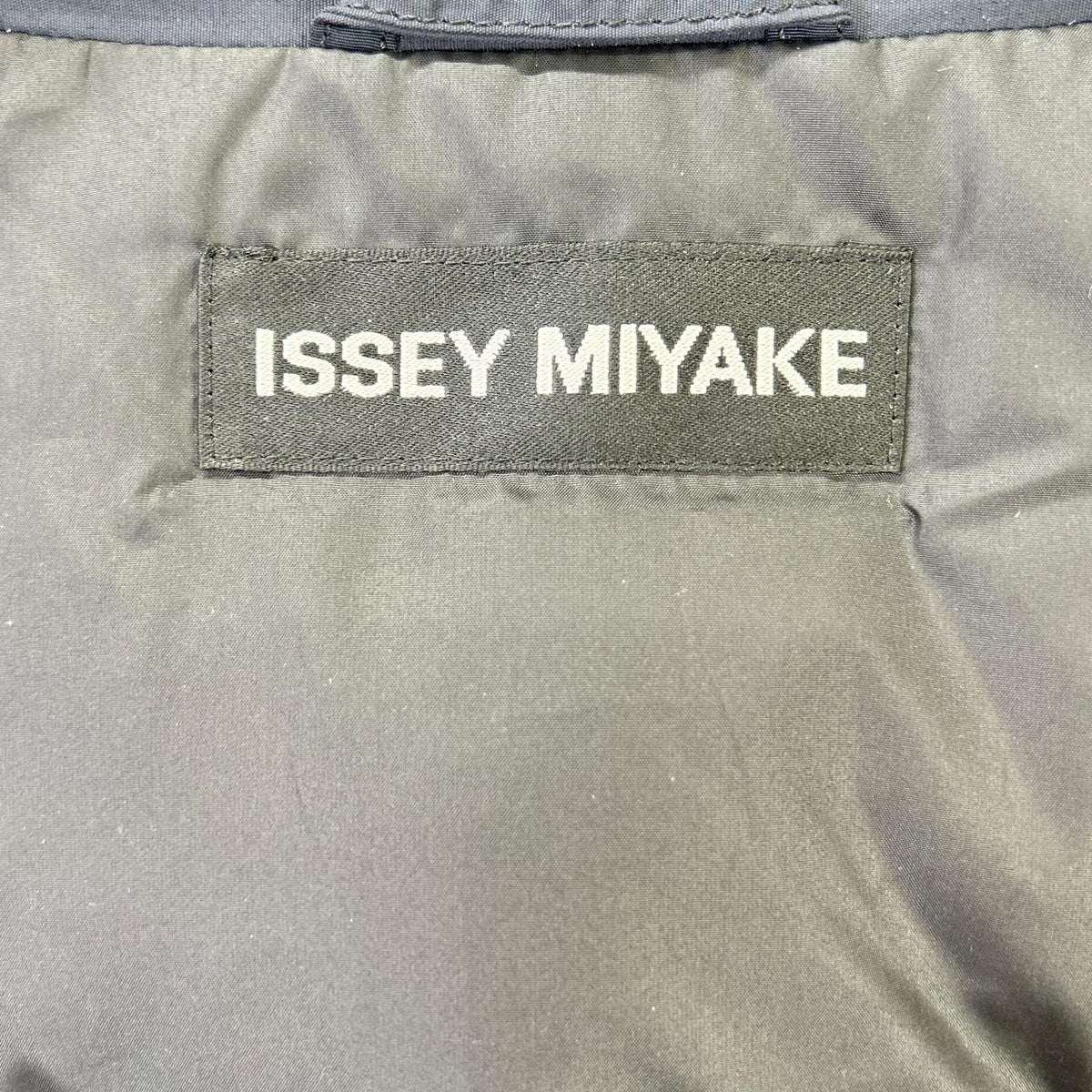 ISSEY MIYAKE 04AW Multi-Zip Nylon Down Jacket Navy Size 3