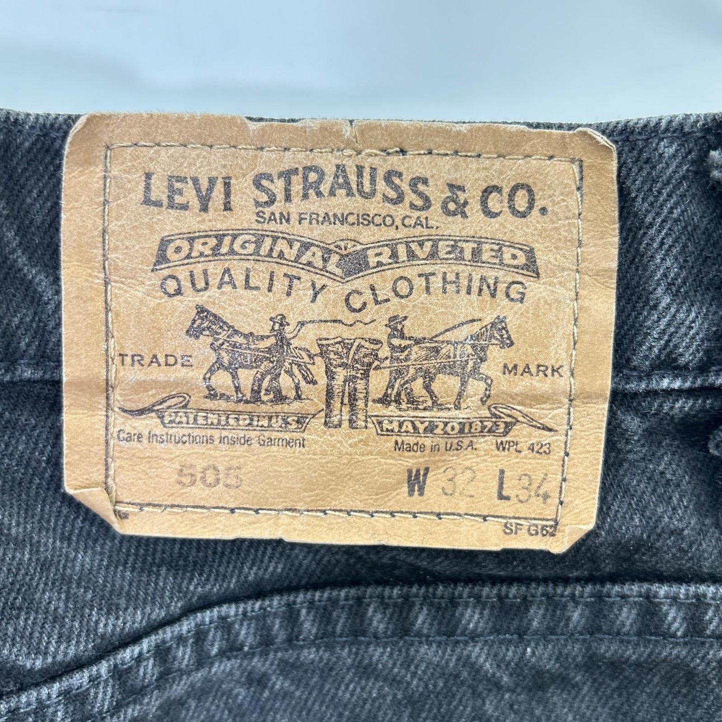 LEVI'S 90s Sulphur Black Tab 505 Zip Fly Jeans Size 32×34
