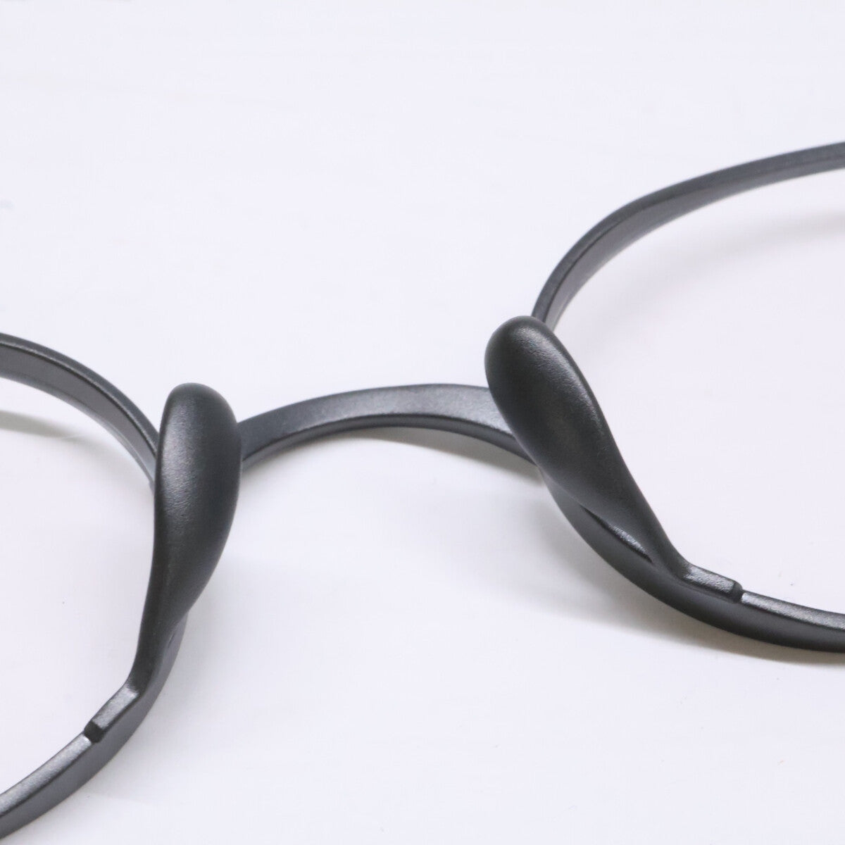 KameManNen KMN9918 MBK Titanium Oval Eyewear Size 45x22-145