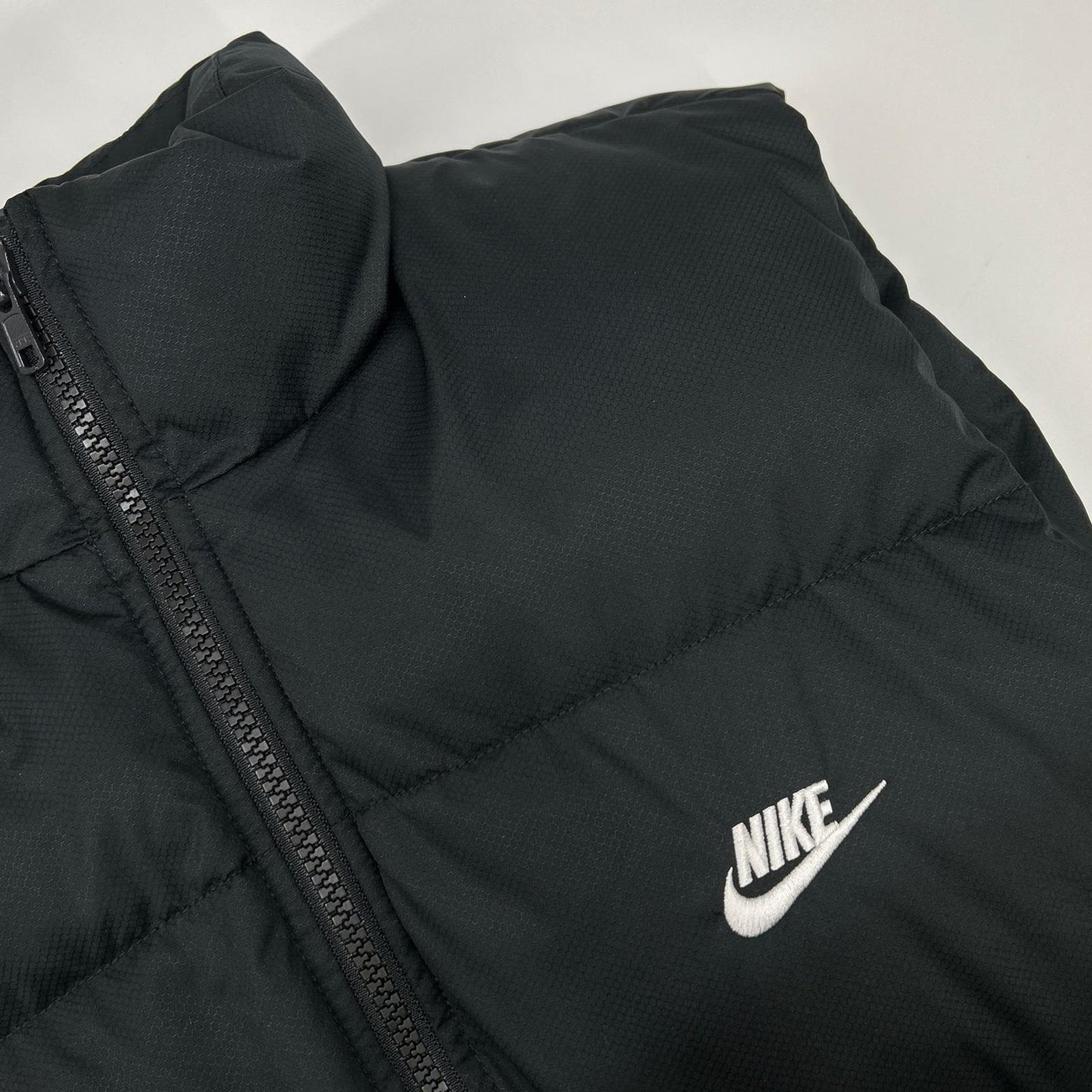 NIKE FB7374-010 Black F Club Puffer Vest Size M
