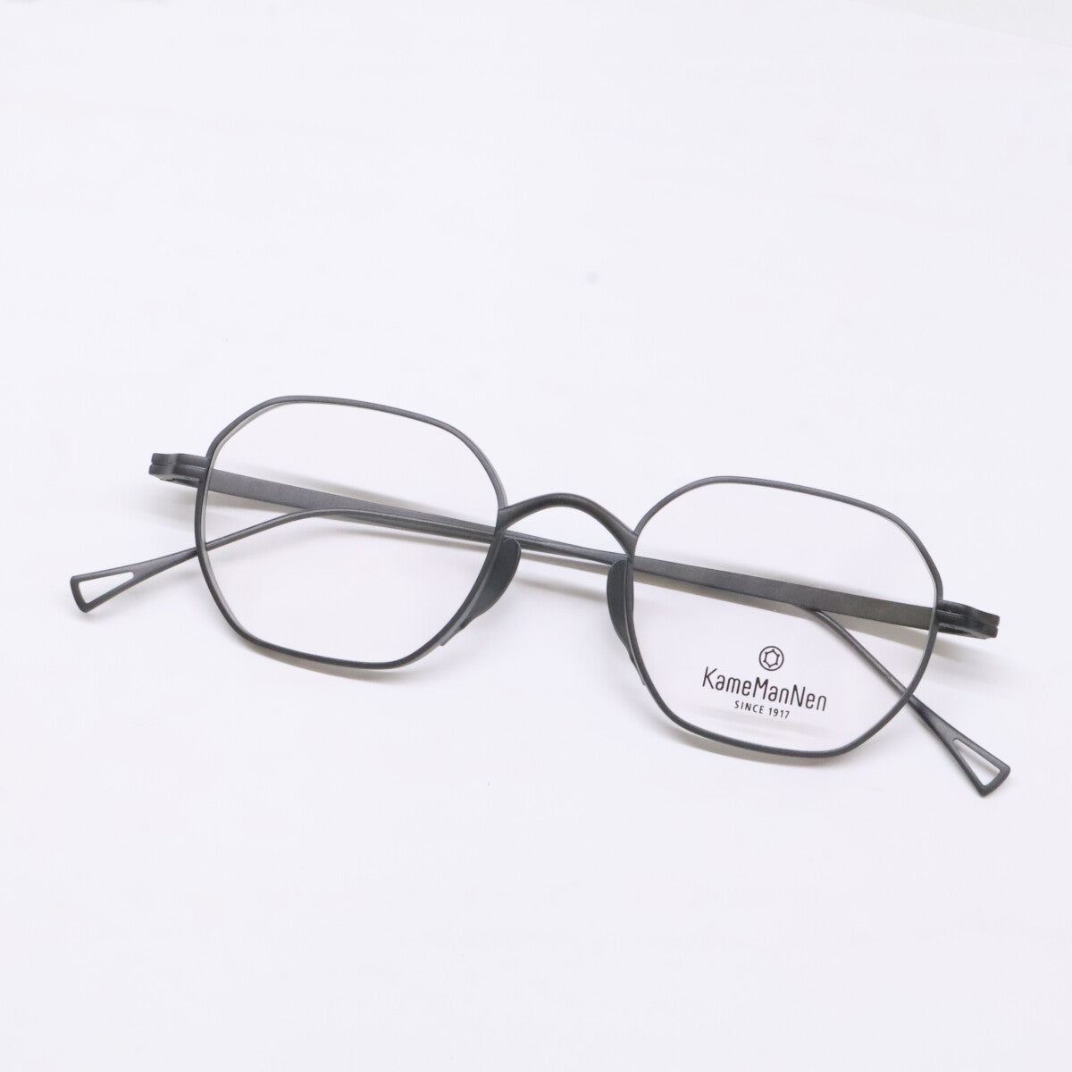 KameManNen KMN9917 Wide Sunglasses Black Size 47X21-145