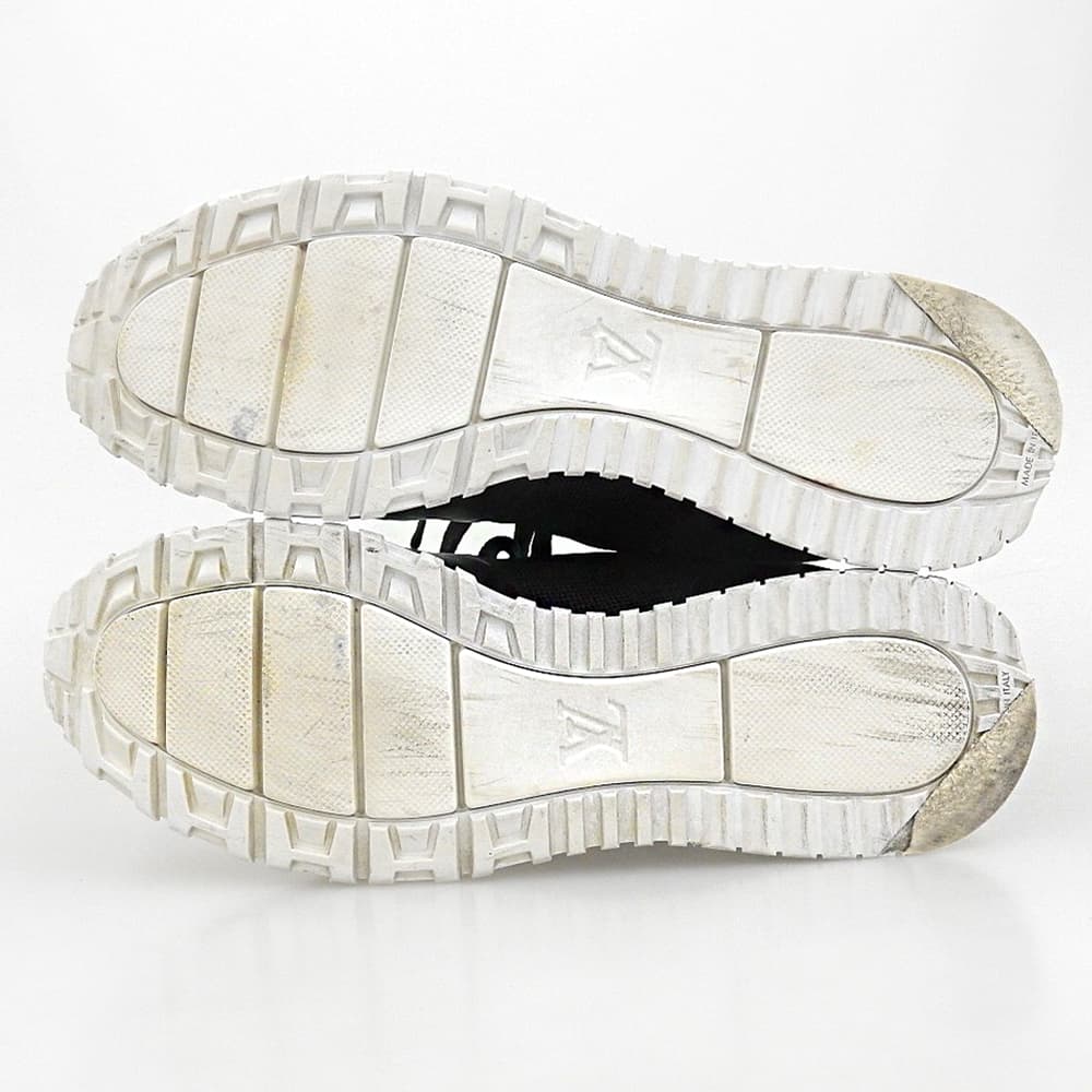 LOUIS VUITTON Runaway Monogram Eclipse Sneakers Black Size 9