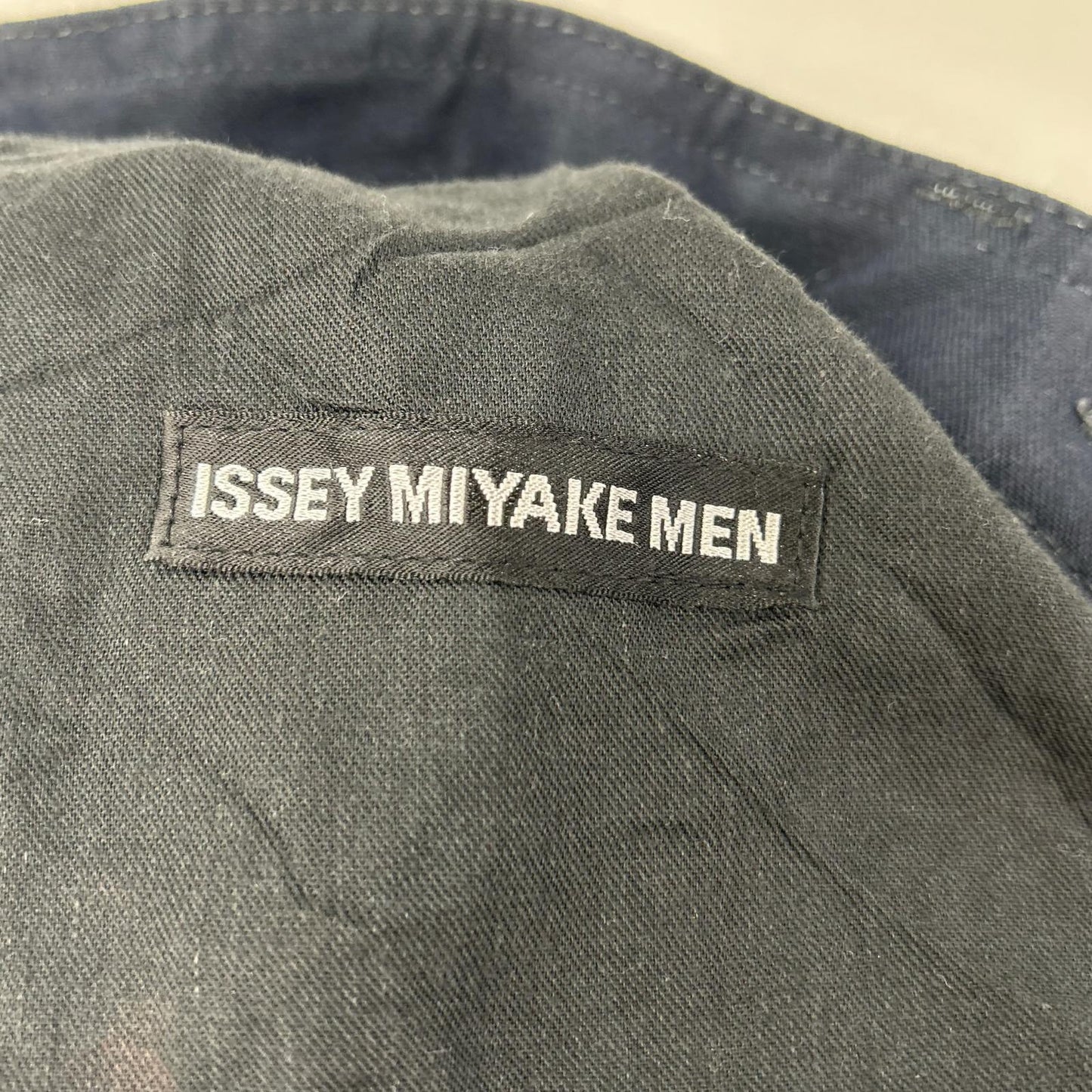 ISSEY MIYAKE MEN 15SS Deep Sea Pleated Jeans Navy Size 3
