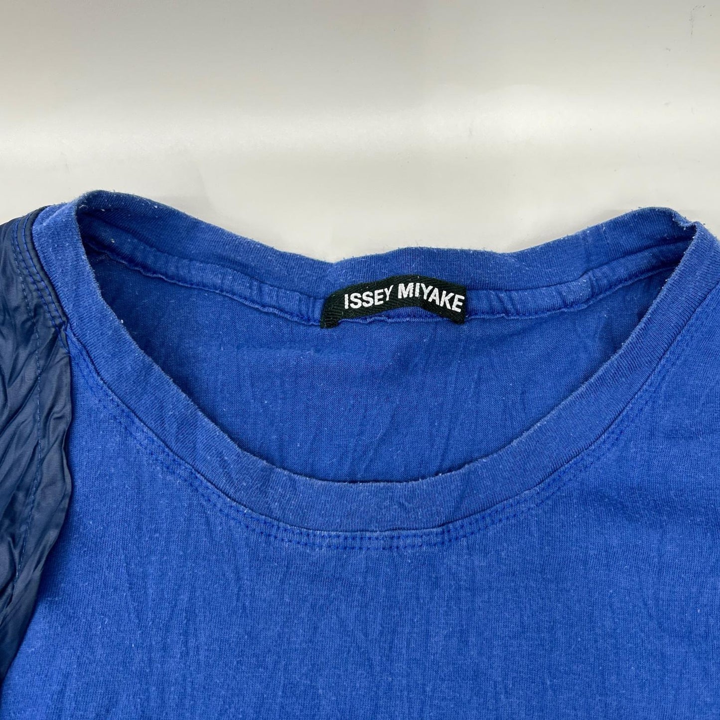 ISSEY MIYAKE MEN Blue Nylon Patchwork T-Shirt Size 4