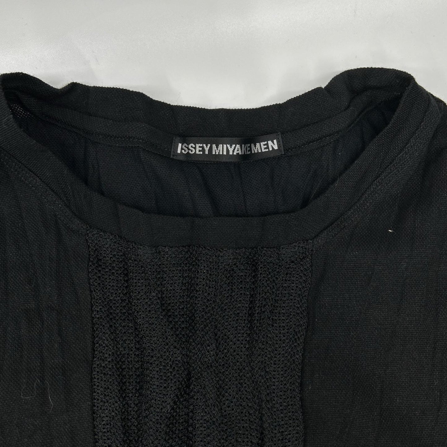 ISSEY MIYAKE MEN 16SS Black Mesh Panel T-Shirt Size 3