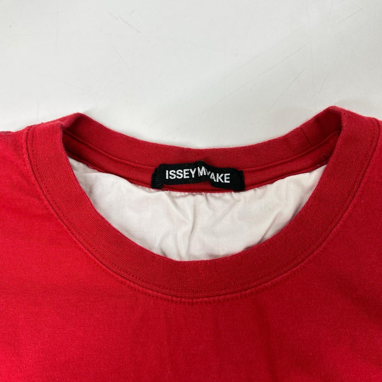 ISSEY MIYAKE MEN Red Stitch Design T-Shirt Size 4