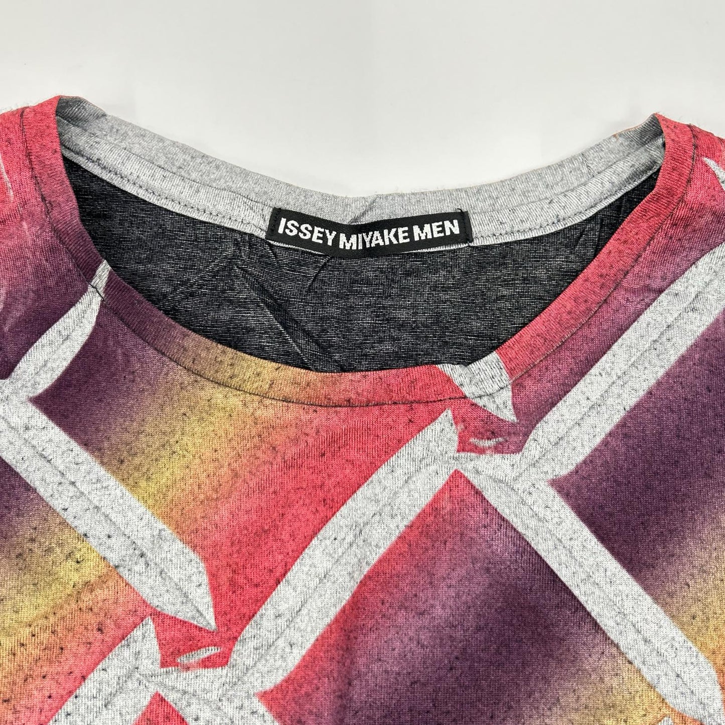 ISSEY MIYAKE MEN 12AW Multi Allover Print T-Shirt Size 4