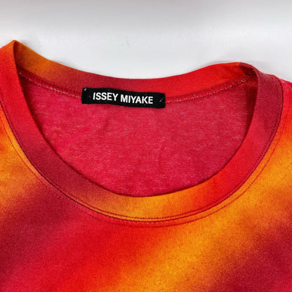 ISSEY MIYAKE MEN Red Gradient T-Shirt Size 4