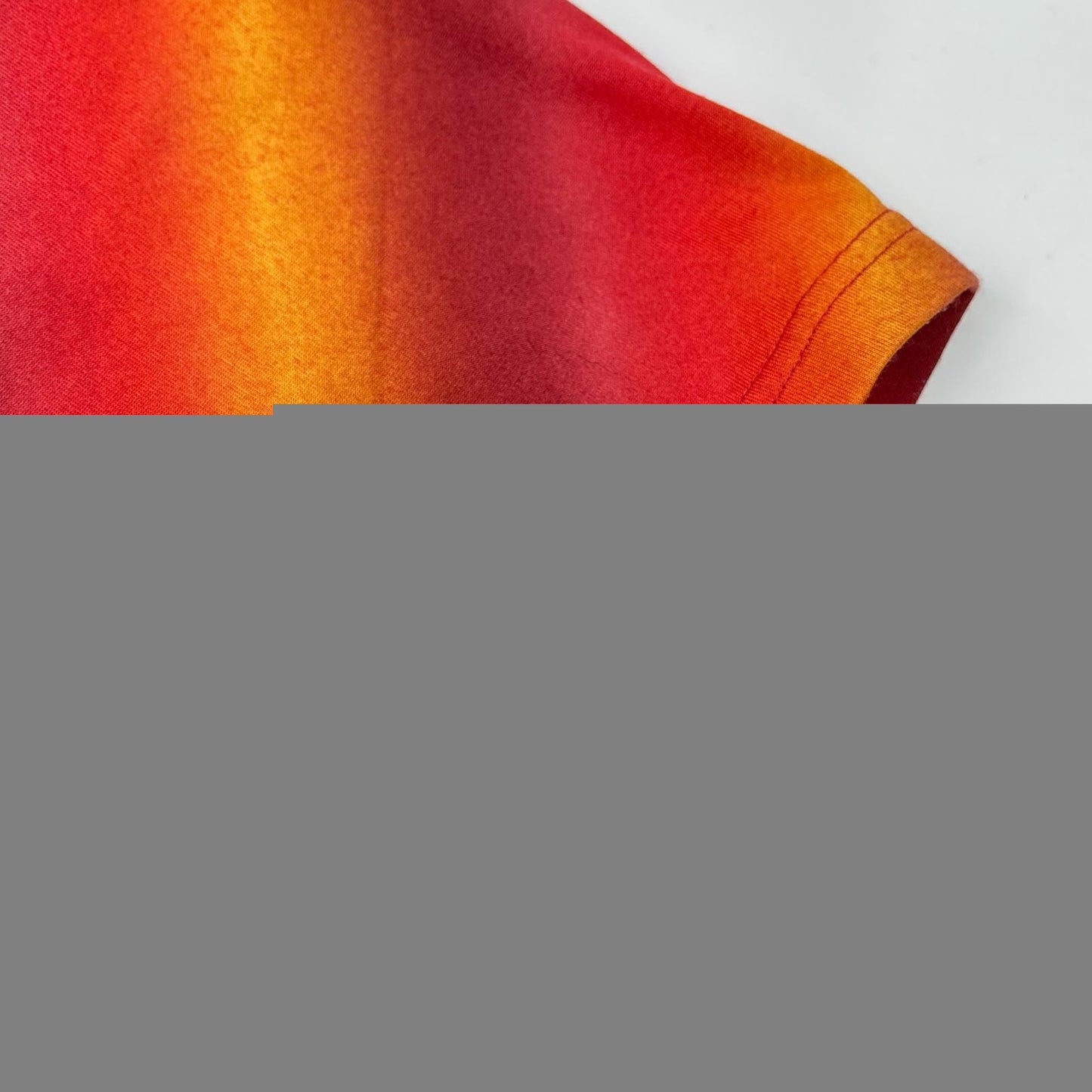 ISSEY MIYAKE MEN Red Gradient T-Shirt Size 4