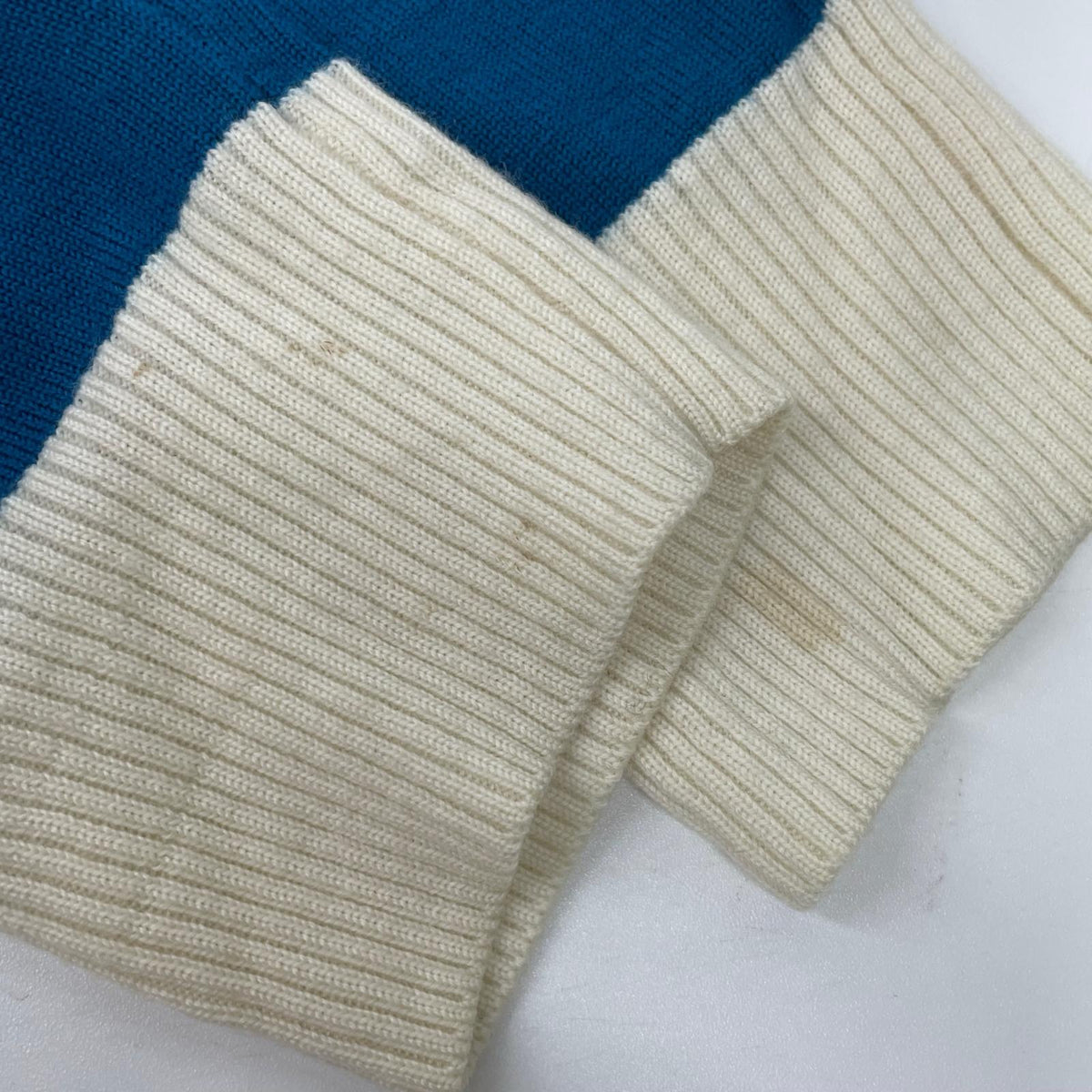 MARK&LONA Tricolor Blue Face Merino V-Neck Sweater Size 50