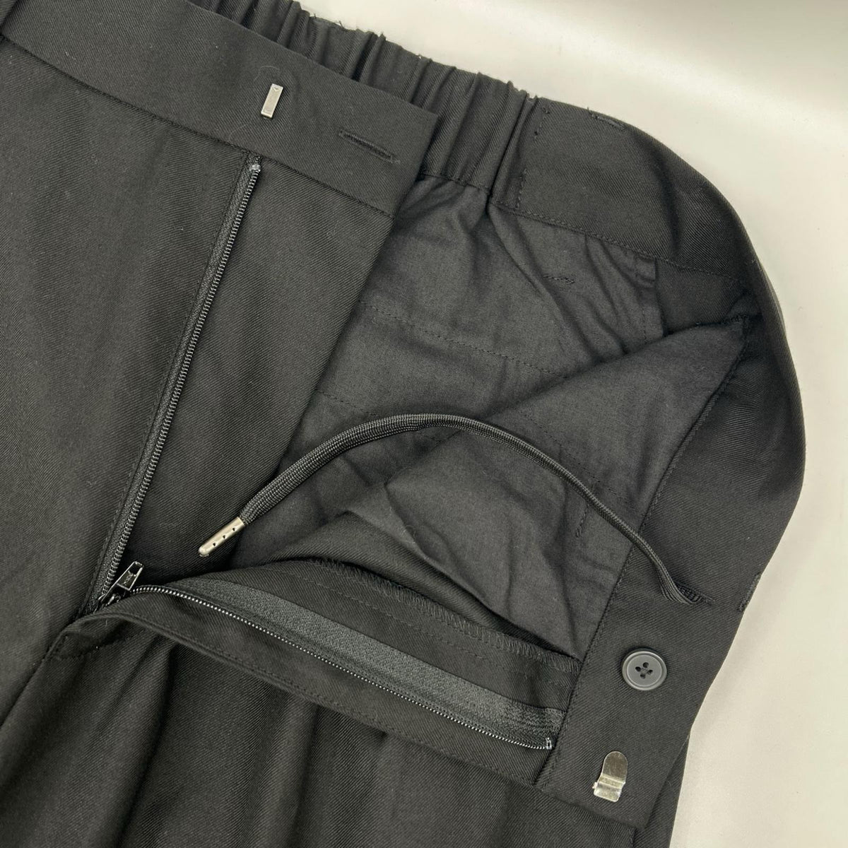 RETOUCH Black Two-Tuck Slacks Pants Size M
