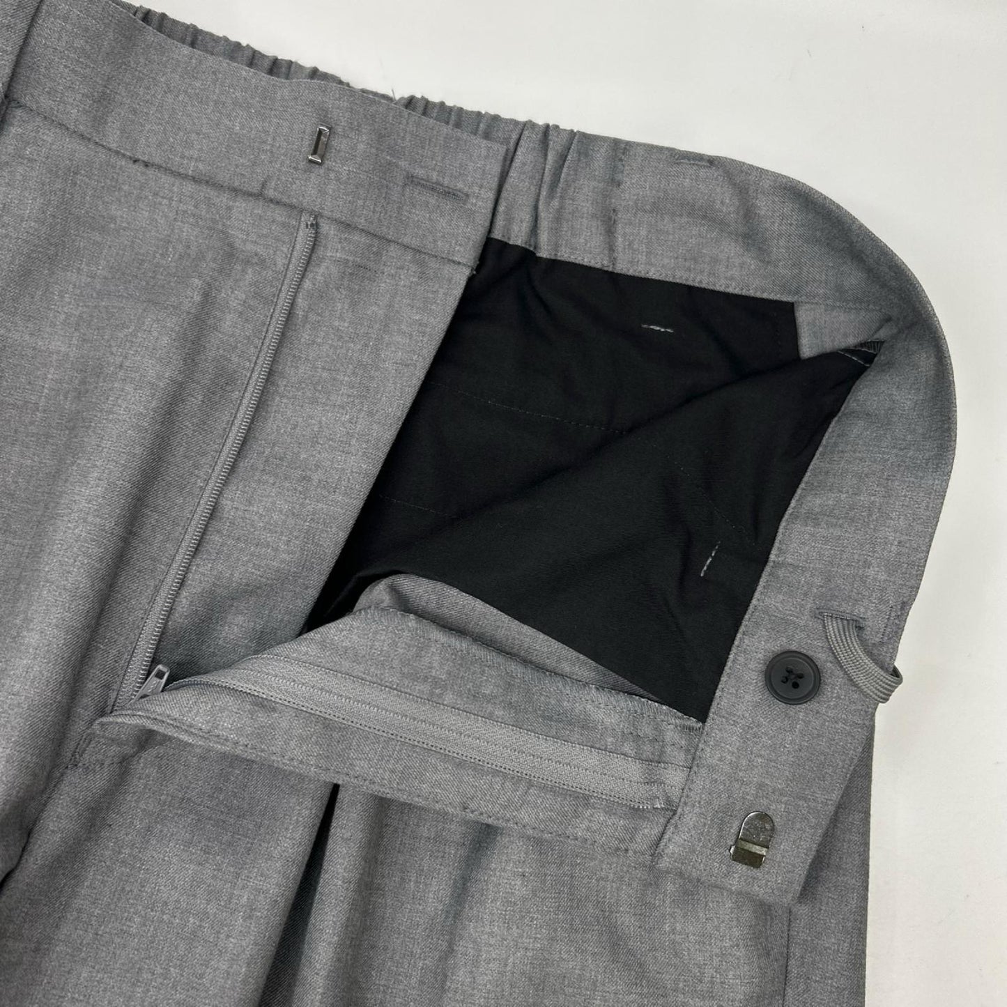 RETOUCH Light Gray Two-Tuck Polyester Slacks Size M