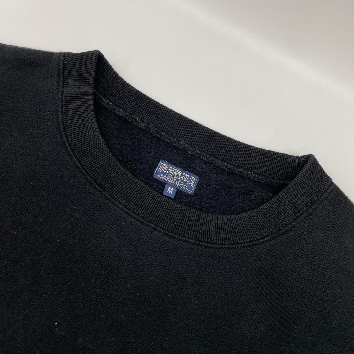 TOYO ENTERPRISE Black Suka Crew Sweat Alaska Size M