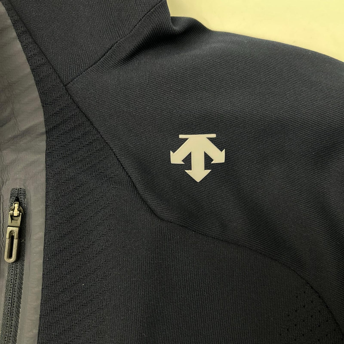 DESCENTE Navy Tech Jacquard Hoodie Jacket Size L