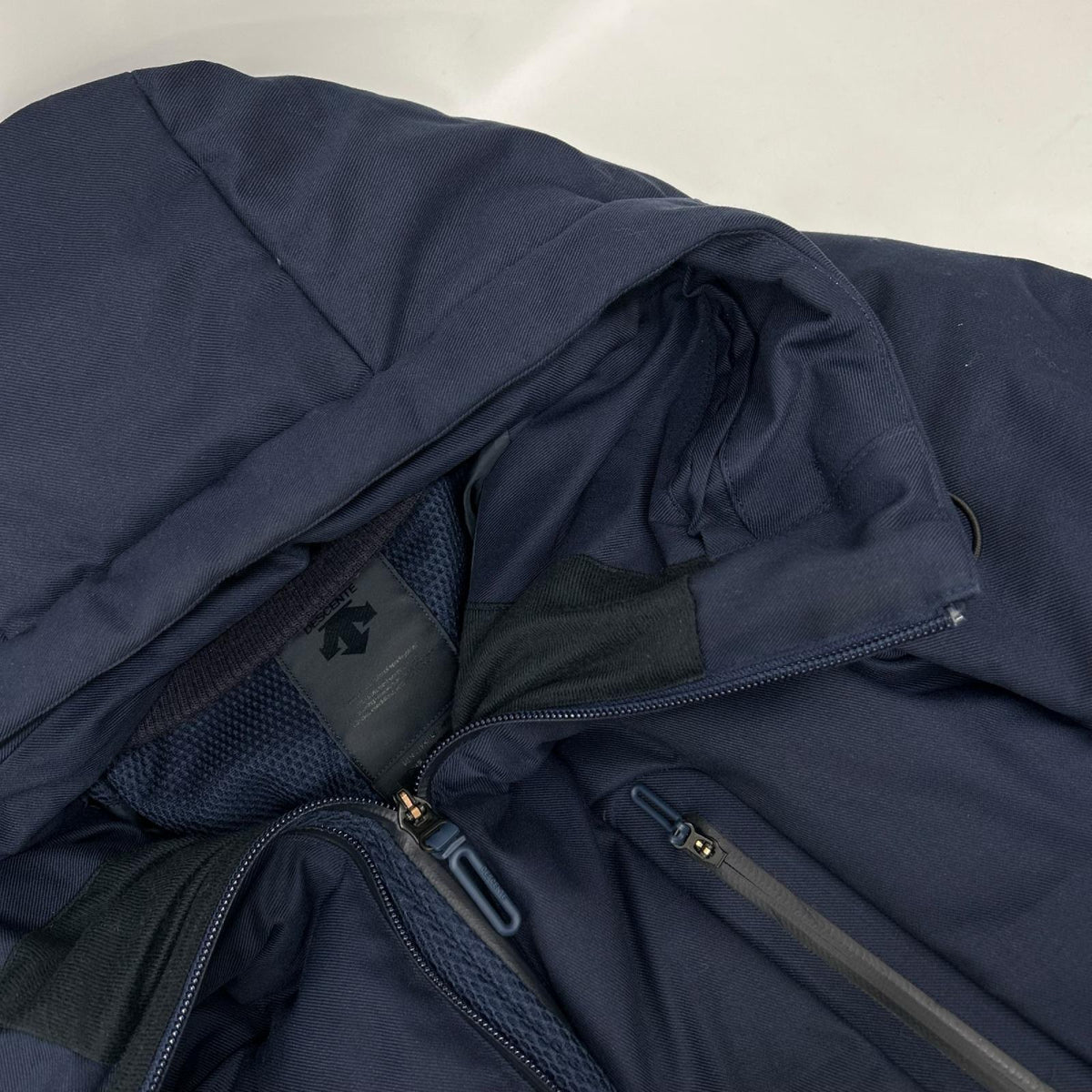 DESCENTE Mizusawa Allterrain Hooded Down Jacket Navy Size M
