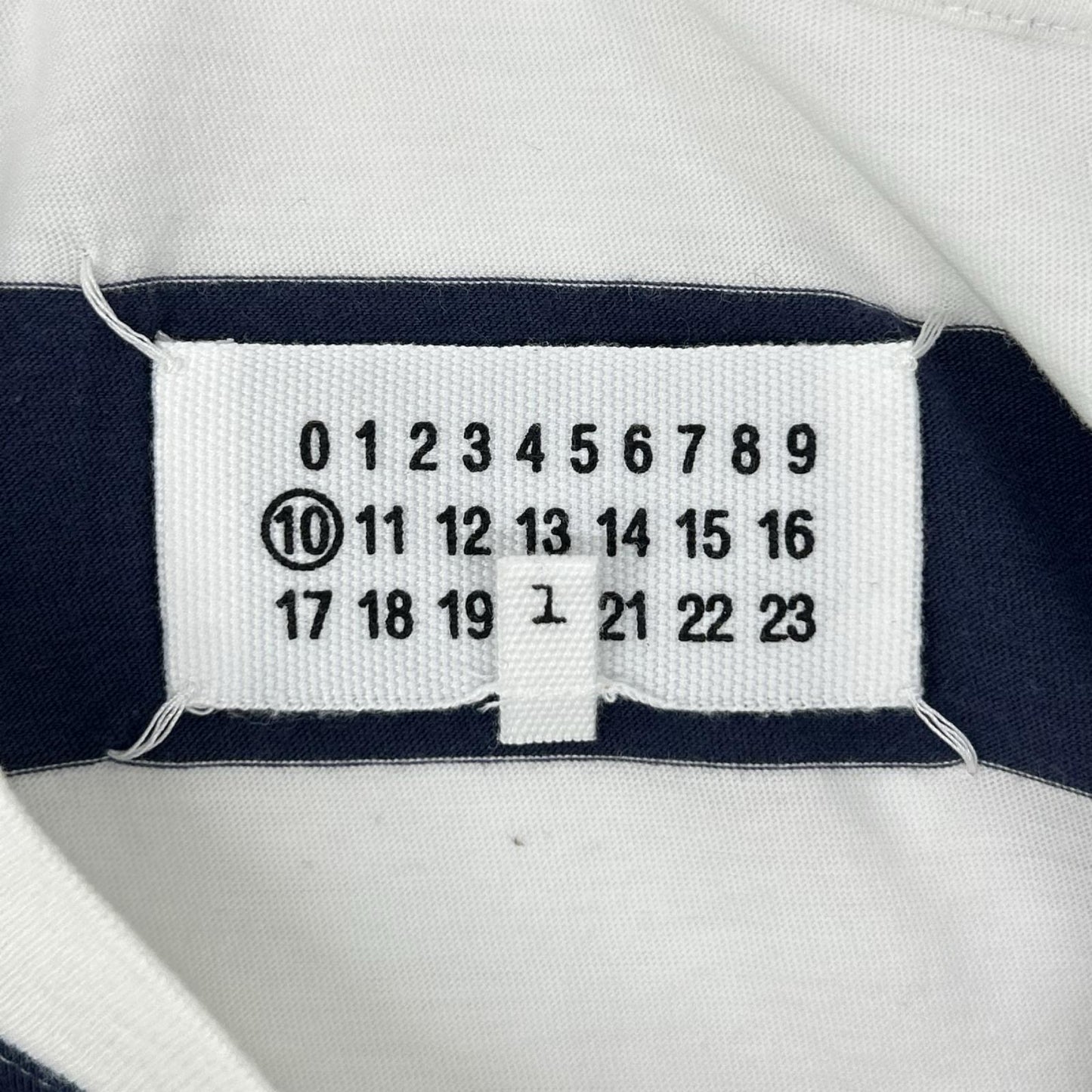 Maison Margiela 19SS S50GC0552 Striped White Navy T-Shirt Size L