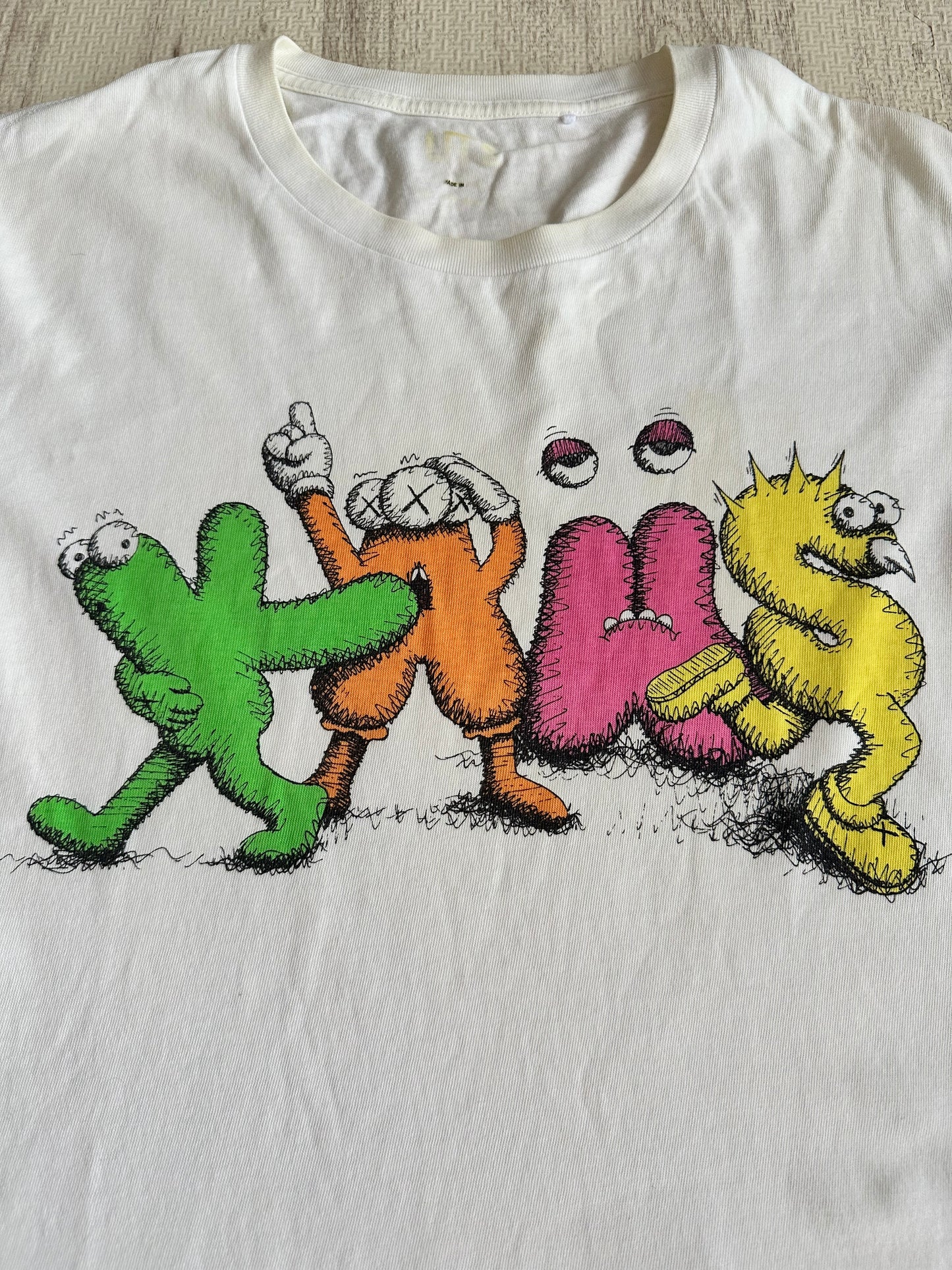 UNIQLO - UNIQLO × KAWS T Shirts XL