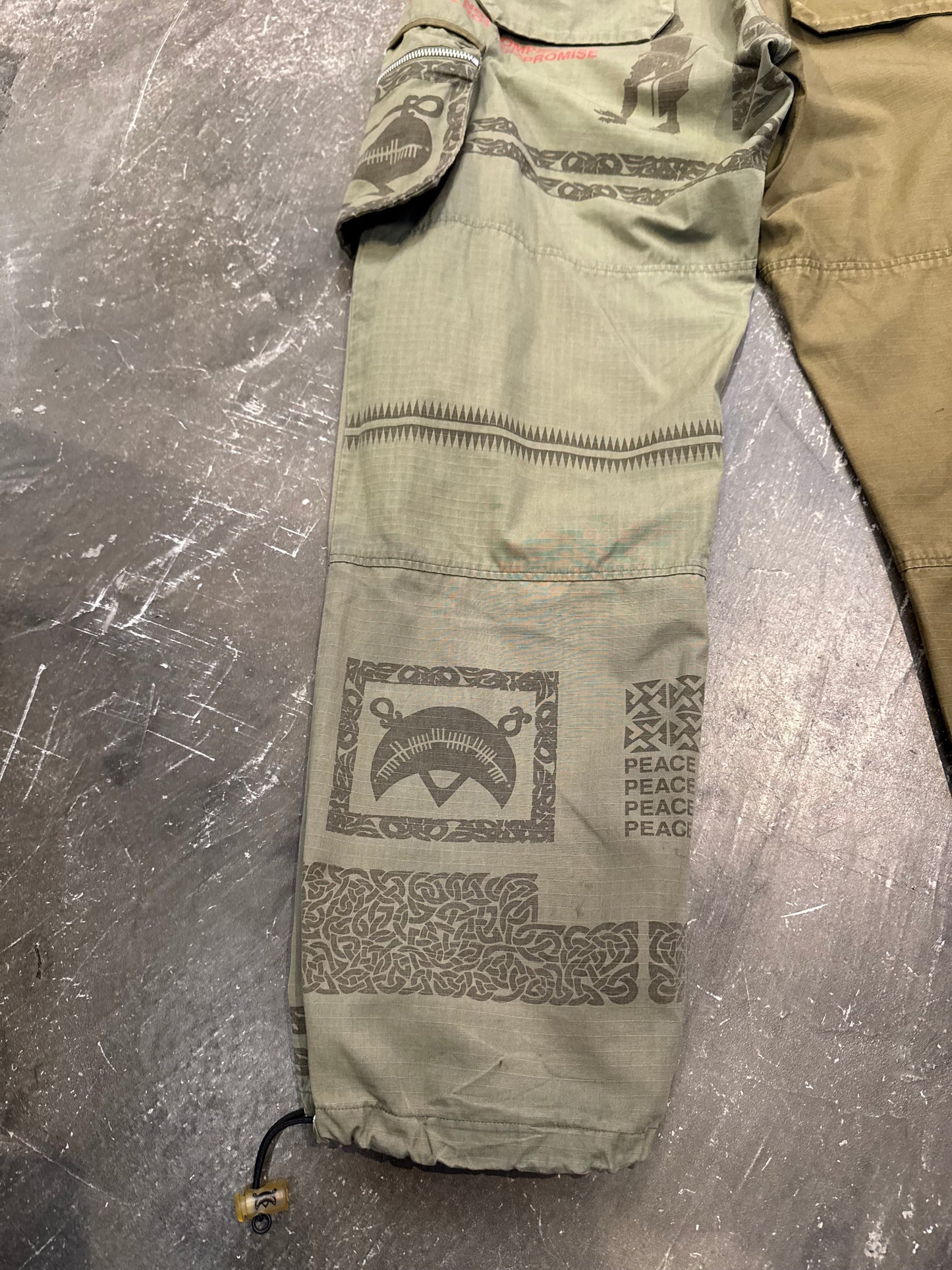 undercover 03SS Khaki Cotton Pants Size M