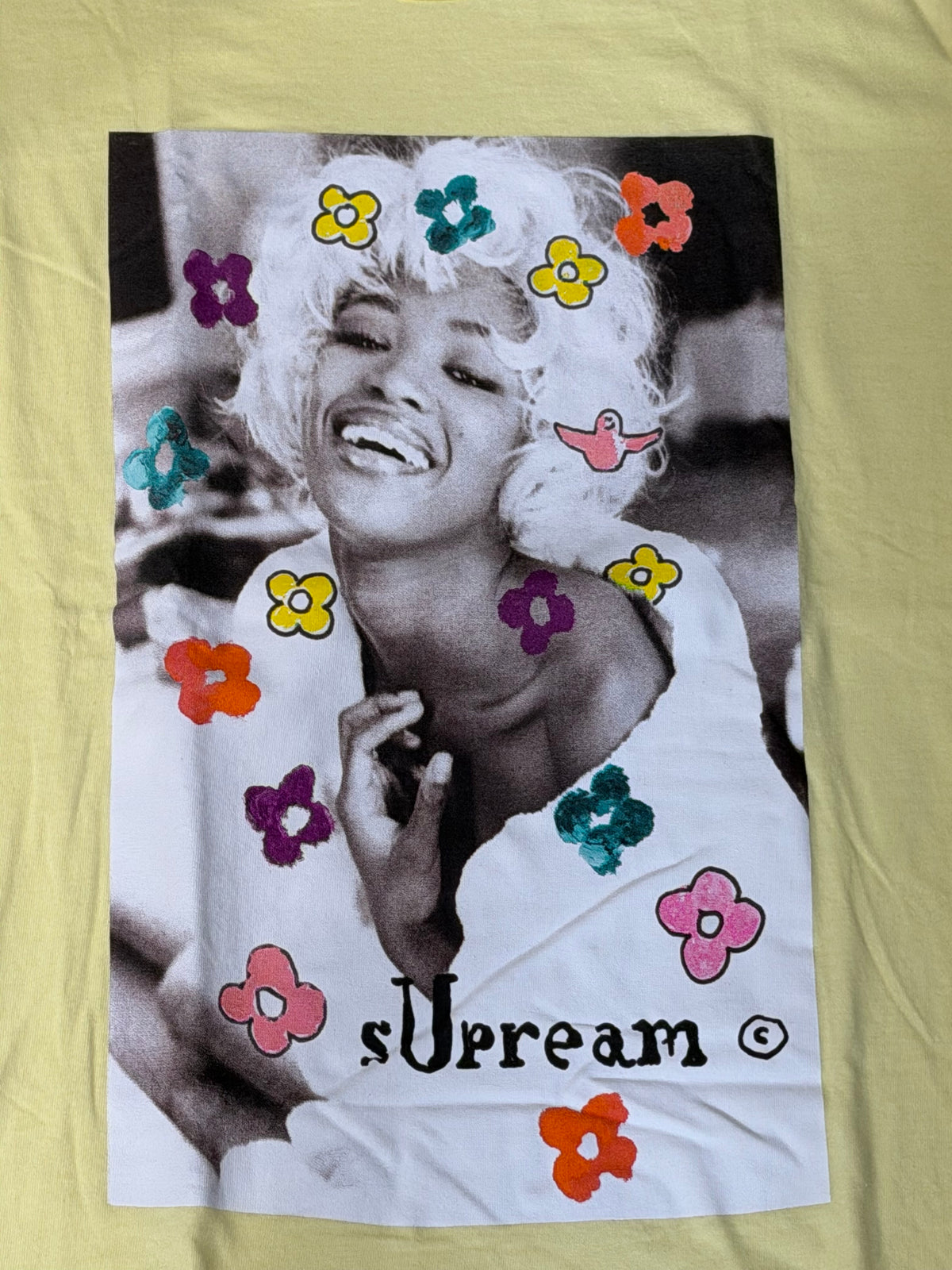 SUPREME Naomi T-Shirt Pale Yellow Size M