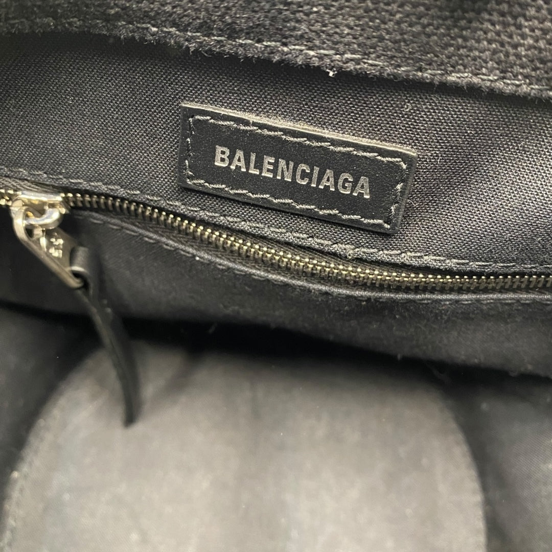 Balenciaga Bucket bag White