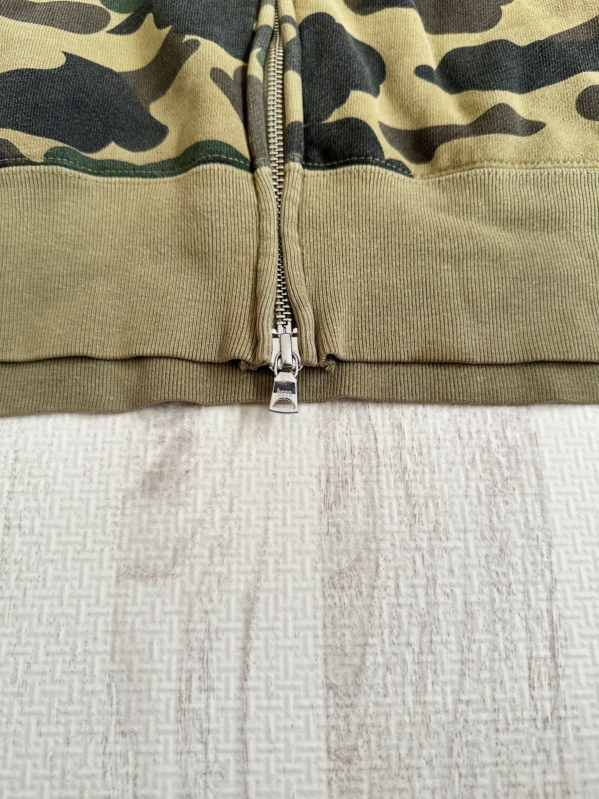 Bape - A BATHING APE camo zip hoodie XL