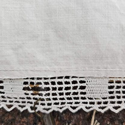 VINTAGE 'Bonne Nuit' Angel Lace Embroidered Tablecloth Beige
