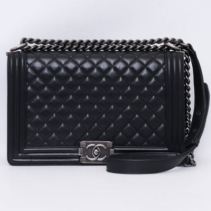 CHANEL BOY CHANEL Boy Chanel Bag Black Size L
