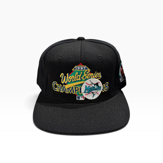 VINTAGE NEW ERA Deadstock Black Snapback