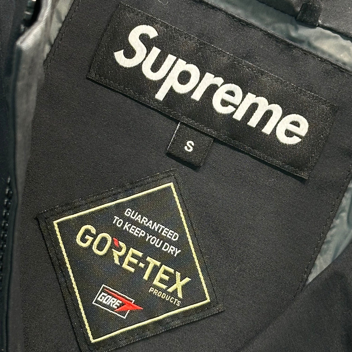 SUPREME 19SS GORE-TEX Nylon Court Jacket Black Size S