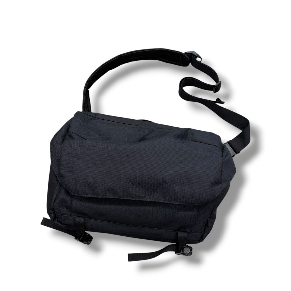MONOLITH Shoulder Pro Flap M Black Bag Size M