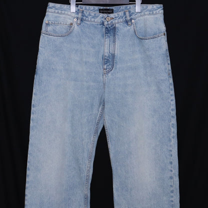 BALENCIAGA 25SS Medium Fit Light Indigo Jeans Size 31