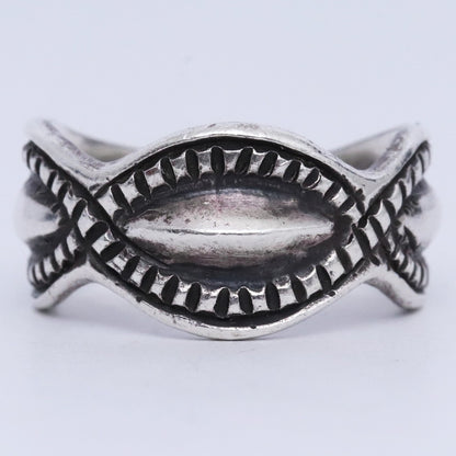 LARRY SMITH LEAF CUT RING Repousse Ring Size ONE SIZE