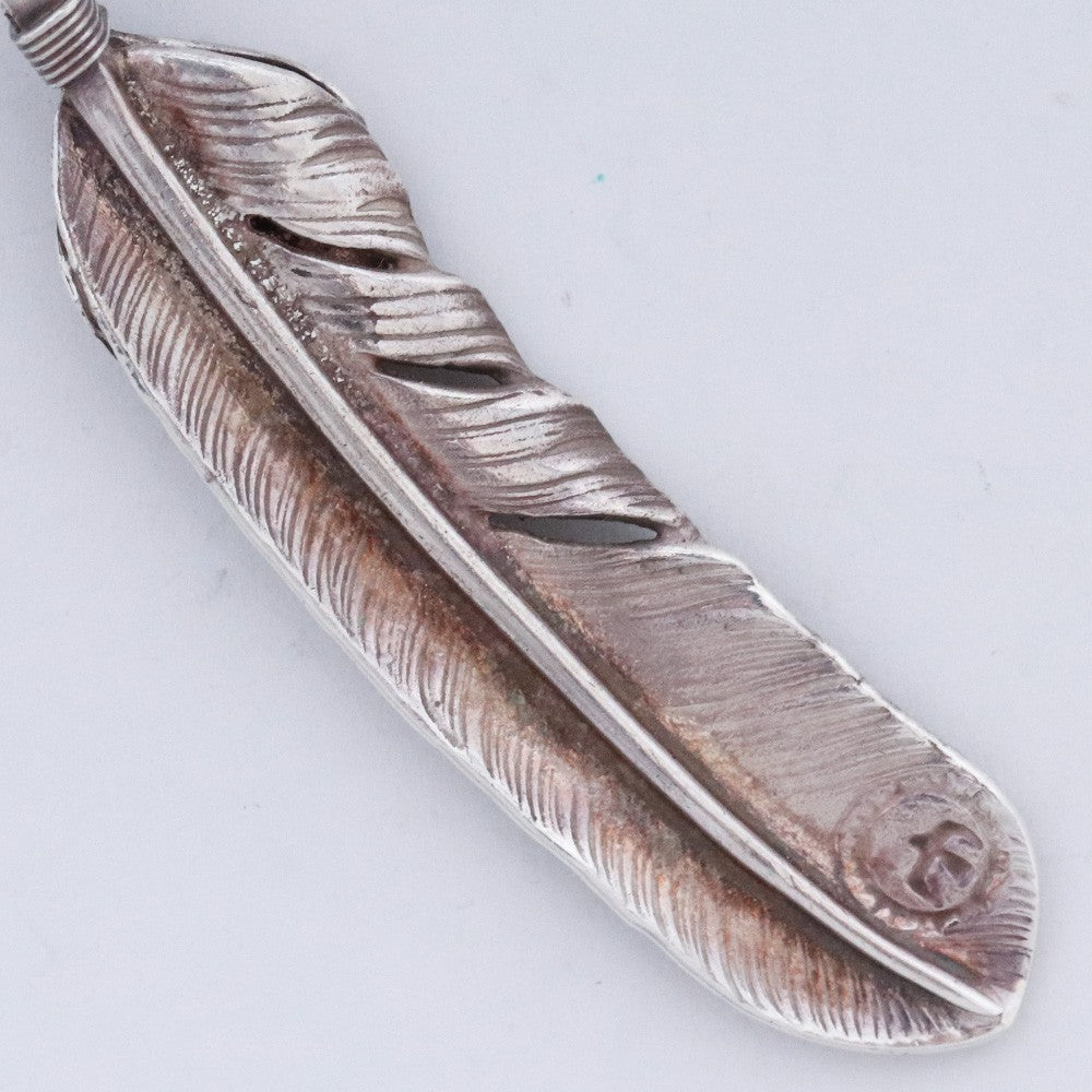 Goro's XL Silver Feather Right Facing Necklace