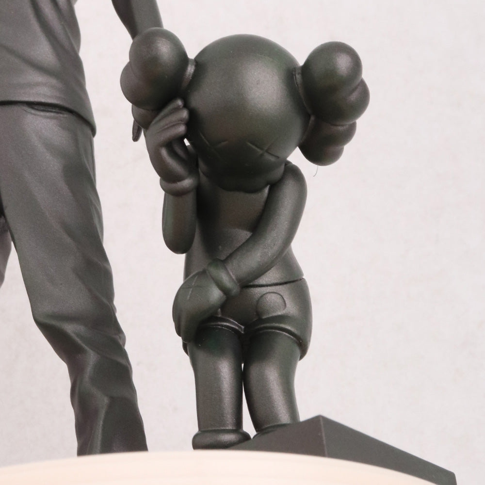 Kaws PARTNERS ORIGINAL FAKE VINYL FIGURE 2012 Gray Size F