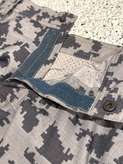 STUSSY 00s Digital Camo Polyester Size L