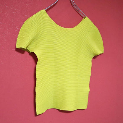 me ISSEY MIYAKE Yellow Pleated Size FREE