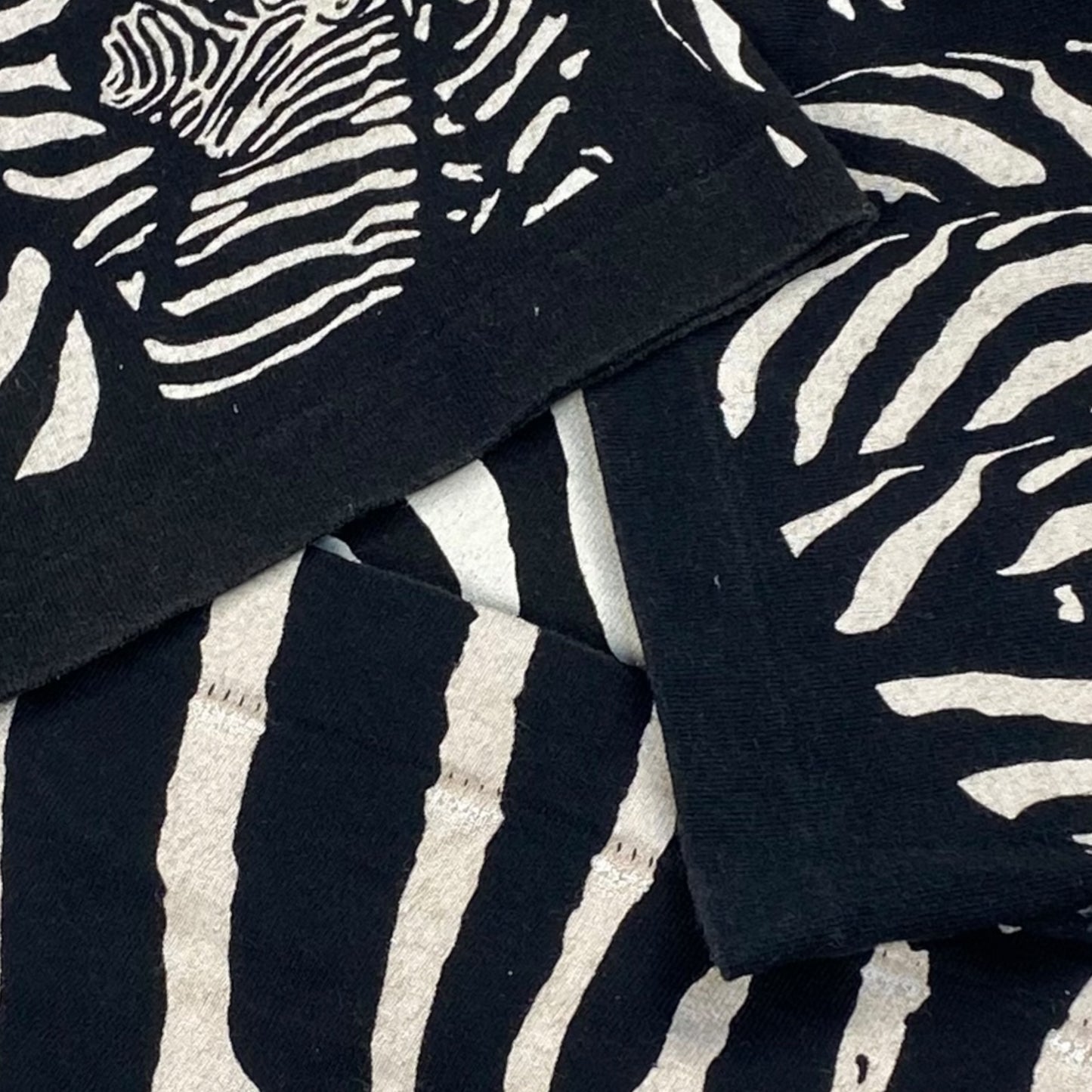 Liquid Blue 90s Zebra Art Overprint USA Made Tee Size L