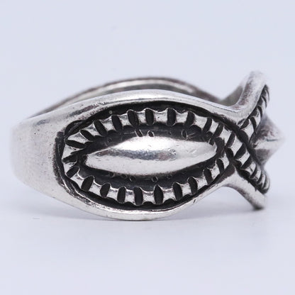 LARRY SMITH LEAF CUT RING Repousse Ring Size ONE SIZE