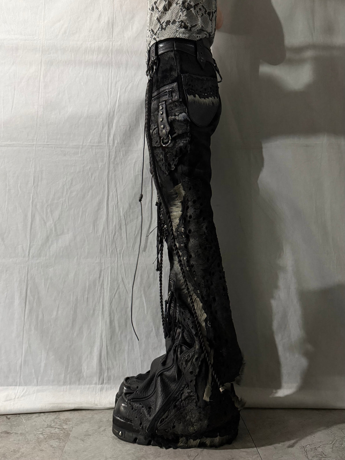 1vfudie S12 Distressed Leather Pants
