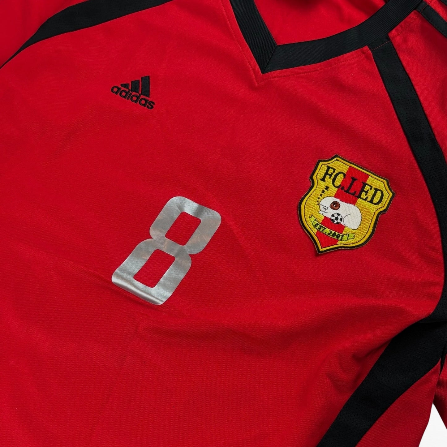Adidas 00s Shirt Size M