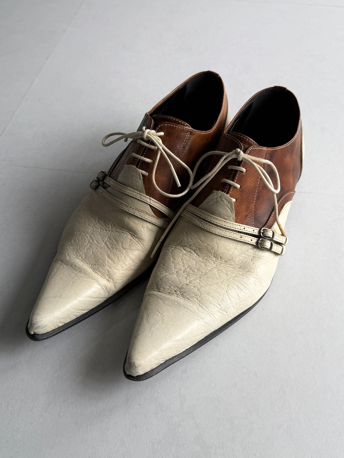 TORNADO MART Two-Tone Pointed Leather Shoes Size S