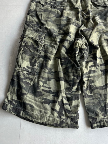Pelle Pelle Green Camo Wide Short Pants Size WAIST
