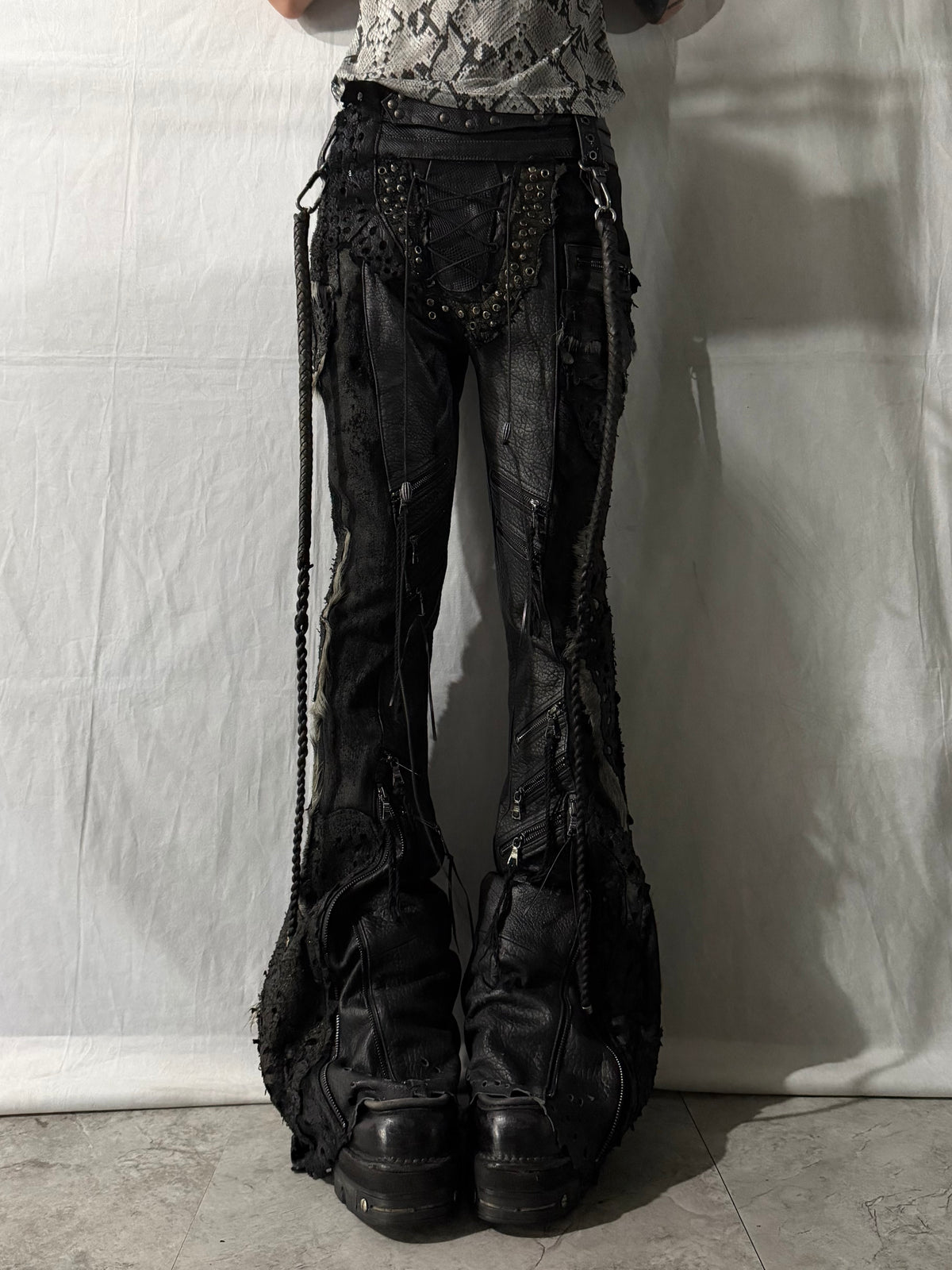 1vfudie S12 Distressed Leather Pants