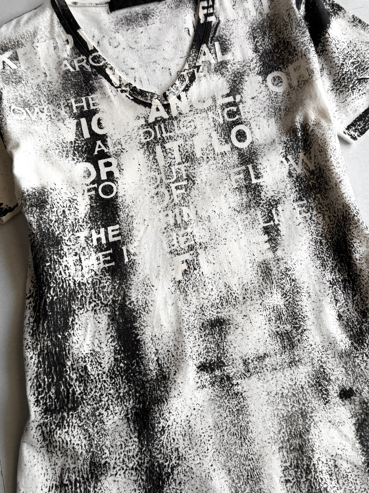 FUGA Distressed Typography Tee Size 44